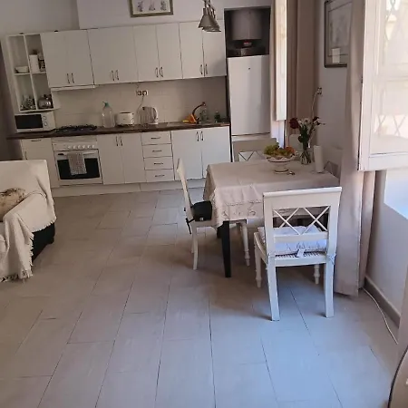 Alex And Renate Apartment